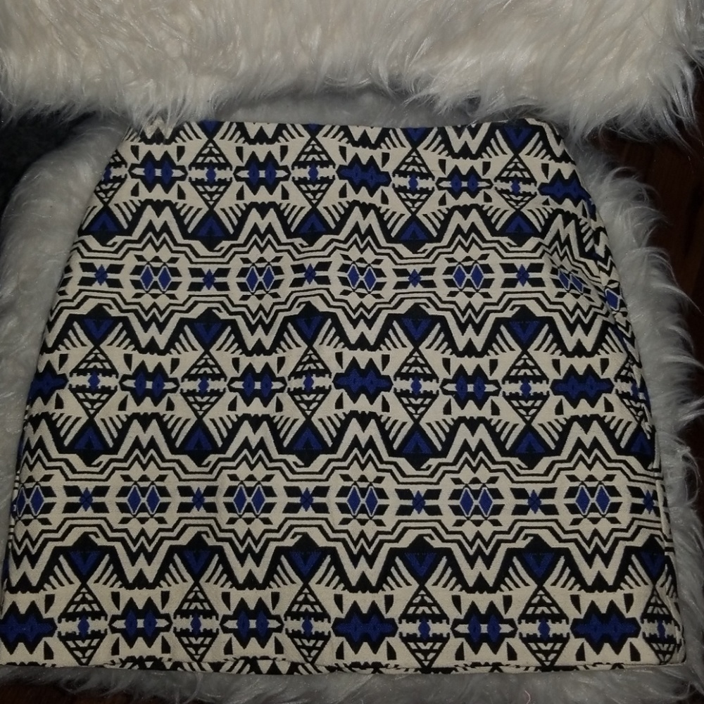 Patterned mini skirt - Picture 4 of 5